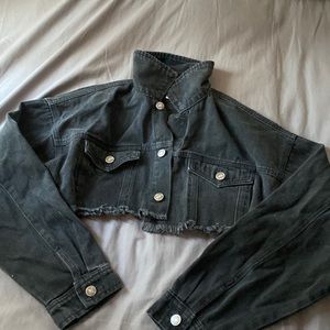 Forever 21 Cropped jean jacket long sleeve